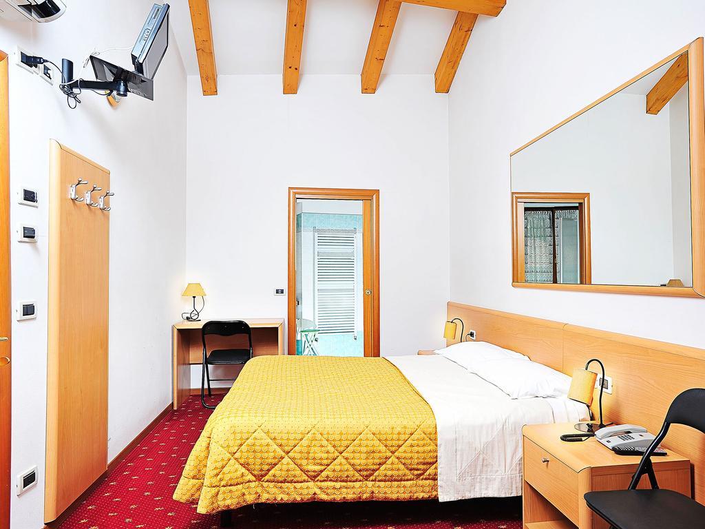 Hotel Doria Nago-Torbole Exterior photo