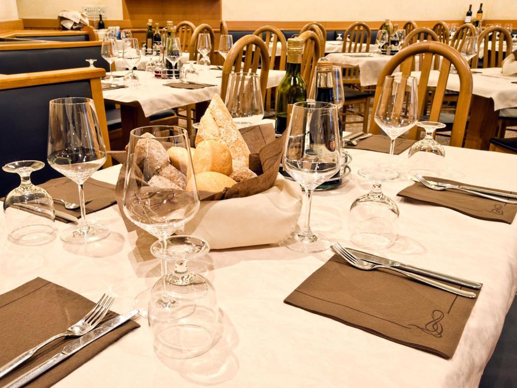 Hotel Doria Nago-Torbole Exterior photo
