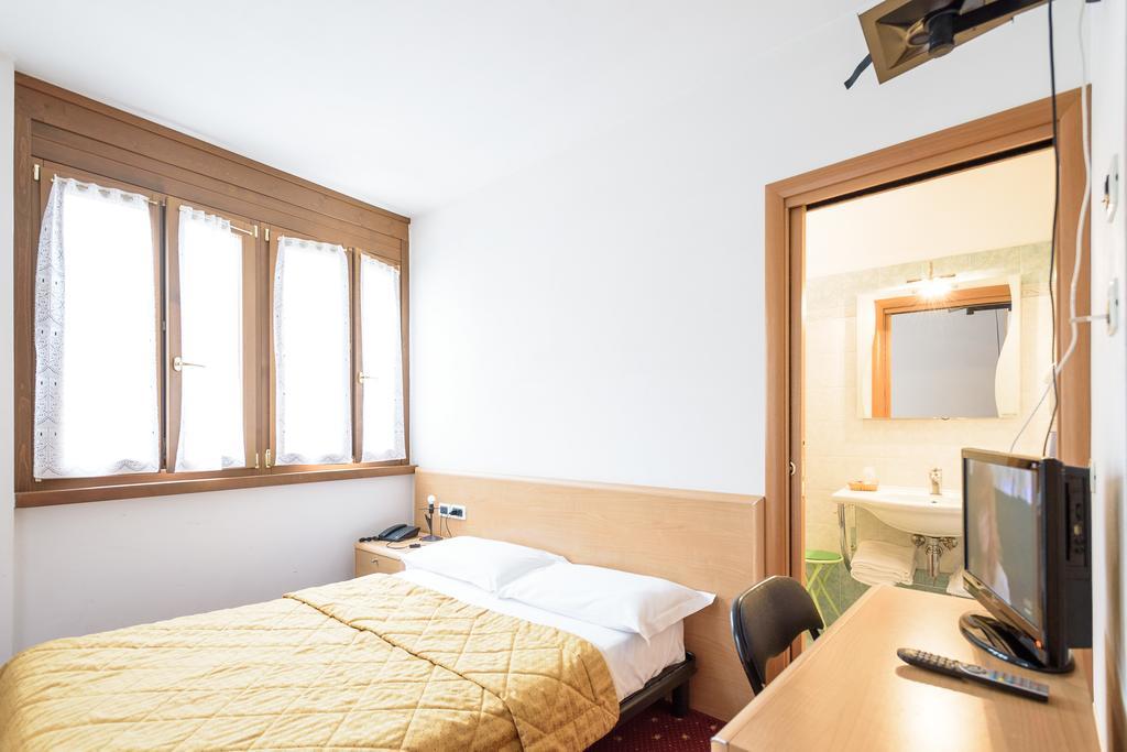 Hotel Doria Nago-Torbole Exterior photo
