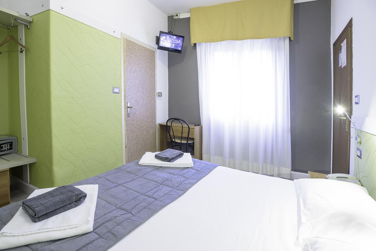 Hotel Doria Nago-Torbole Exterior photo